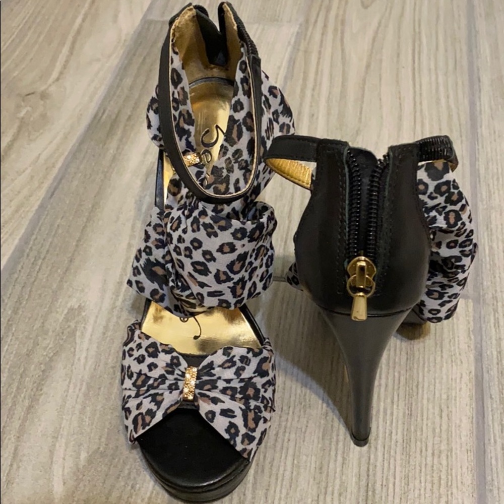 Black Leopard heels